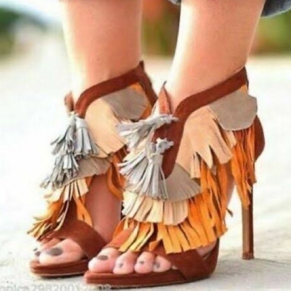 ZARA Tan Brown Suede Fringed Heels - Picture 2 of 15